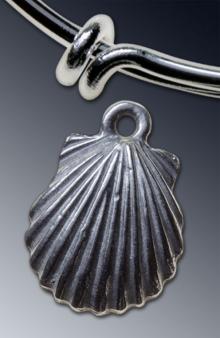 Scallop charm